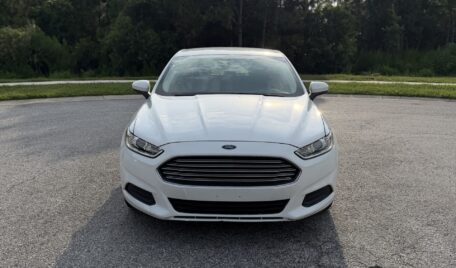 NKLL Ford Fusion White SE