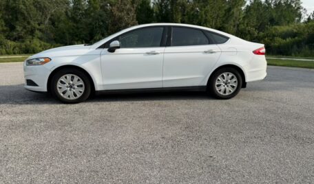 NKLL Ford Fusion White SE